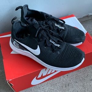 Nike women running shoe size 7